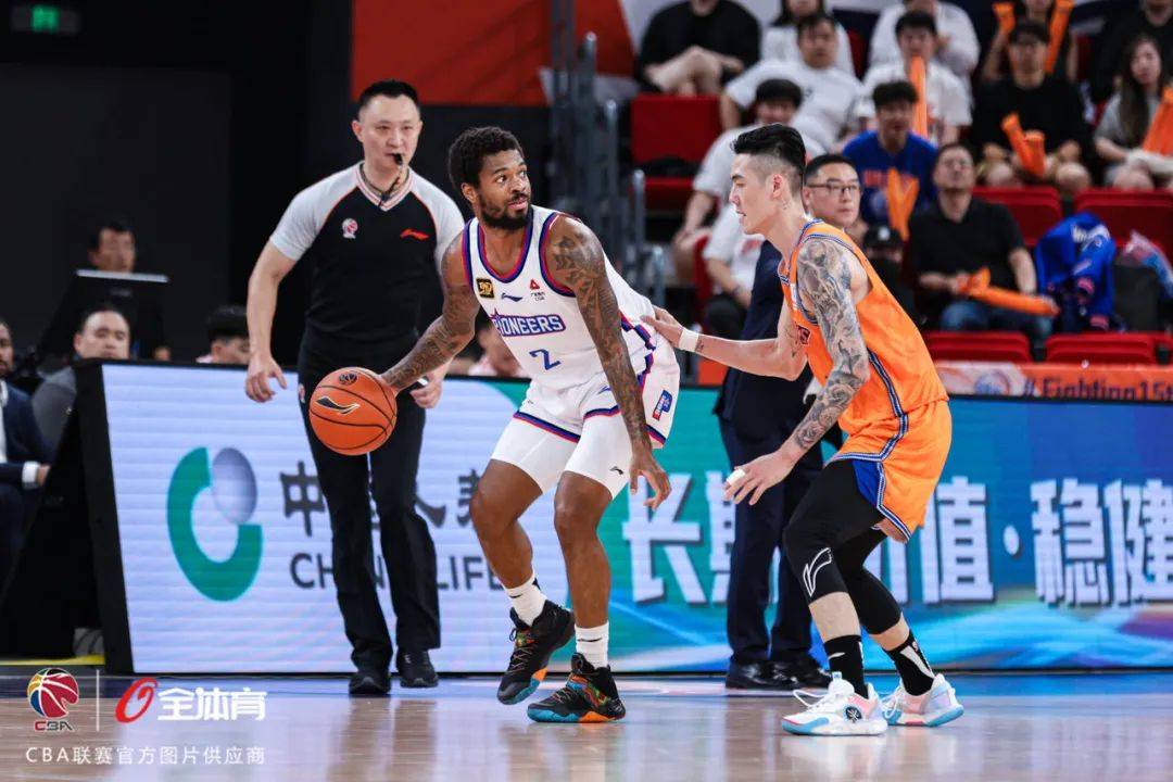 包含今晨上海久事调整名单以备NBA总决赛，绝杀压哨环节打磨，引发热议，训练强度明显提升的词条kaiyun